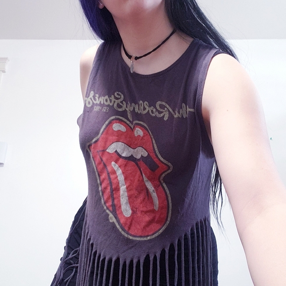 StreetWearSociety Rolling Stones Fringe Tank Top - Picture 3 of 13